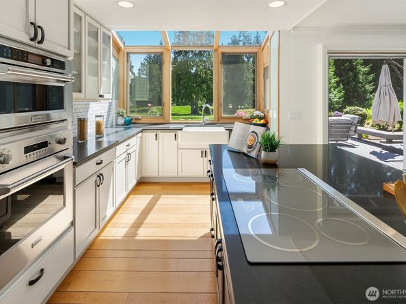 3126 211th Avenue NE, Sammamish WA 98074