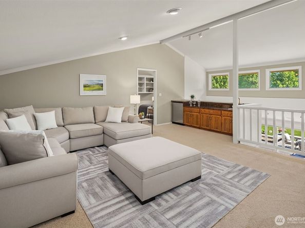 3126 211th Avenue NE, Sammamish WA 98074
