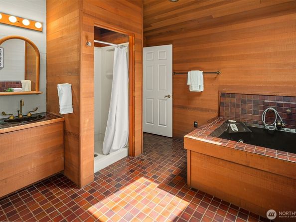 3126 211th Avenue NE, Sammamish WA 98074