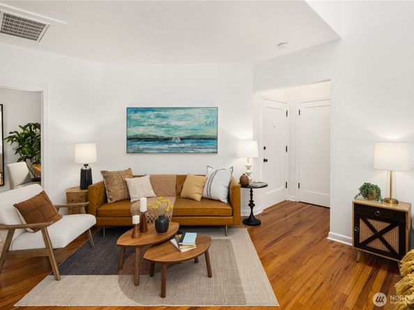 2809 1/2 Mount Rainier Drive S 3, Seattle WA 98144