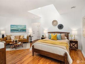 2809 1/2 Mount Rainier Drive S 3, Seattle WA 98144