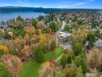 2809 1/2 Mount Rainier Drive S