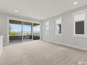 599 Viewcrest Drive NW, Issaquah WA 98027
