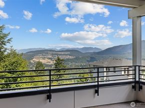 599 Viewcrest Drive NW, Issaquah WA 98027