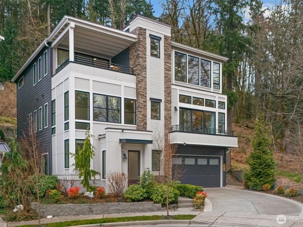 599 Viewcrest Drive NW, Issaquah WA 98027