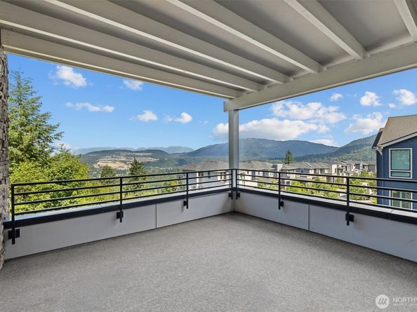 599 Viewcrest Drive NW, Issaquah WA 98027