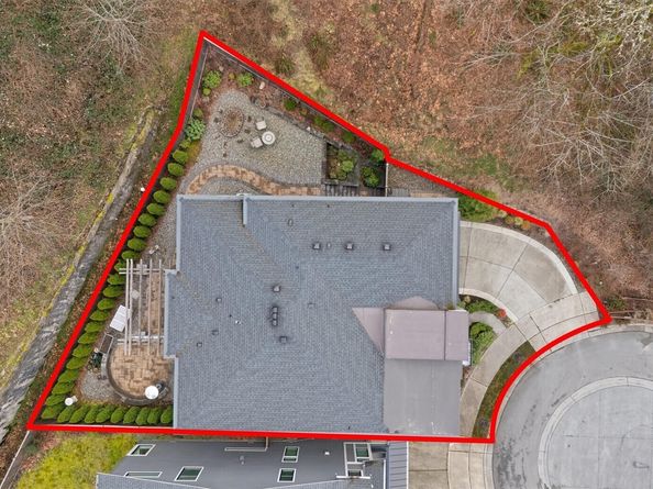 599 Viewcrest Drive NW, Issaquah WA 98027