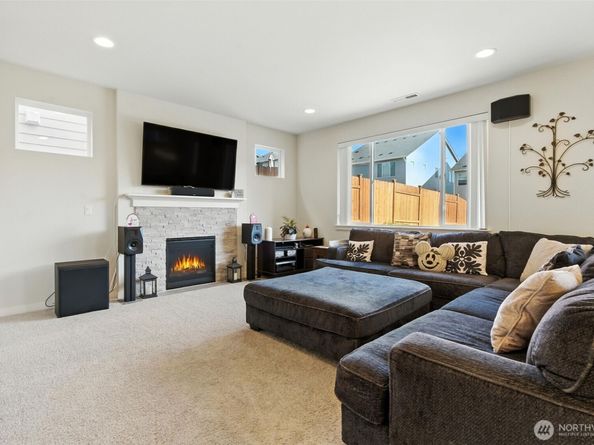 2149 NW Rustling Fir Lane, Silverdale WA 98383