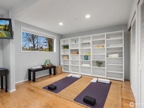 11925 Manzanita Lane NE, Bainbridge Island WA 98110
