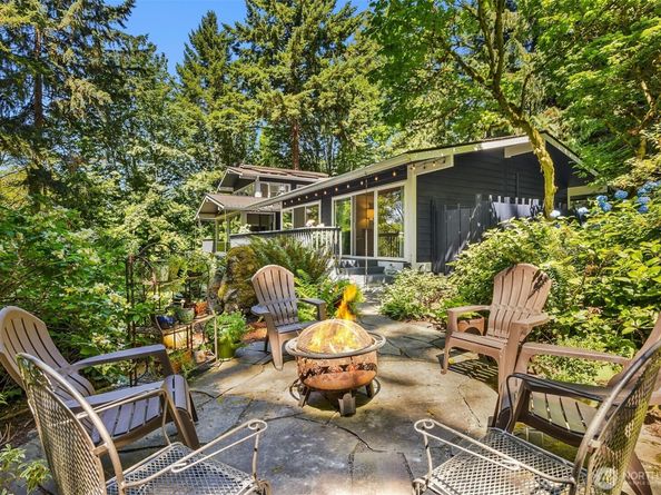 11925 Manzanita Lane NE, Bainbridge Island WA 98110