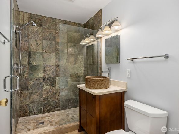 11925 Manzanita Lane NE, Bainbridge Island WA 98110