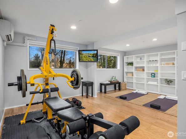 11925 Manzanita Lane NE, Bainbridge Island WA 98110