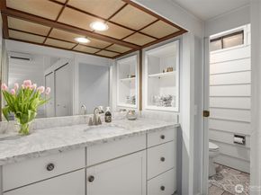 11925 Manzanita Lane NE, Bainbridge Island WA 98110