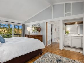 11925 Manzanita Lane NE, Bainbridge Island WA 98110