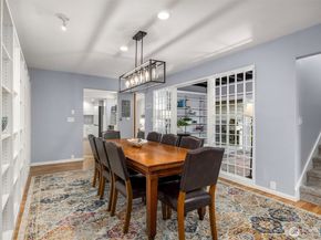 11925 Manzanita Lane NE, Bainbridge Island WA 98110