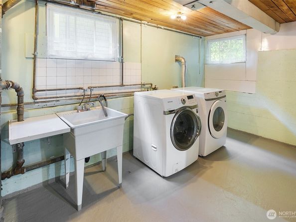 2418 Federal Avenue E, Seattle WA 98102
