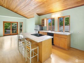 2418 Federal Avenue E, Seattle WA 98102