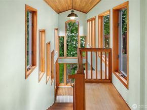 2418 Federal Avenue E, Seattle WA 98102