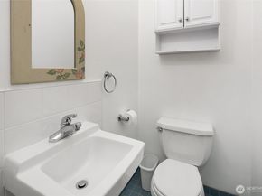 2418 Federal Avenue E, Seattle WA 98102