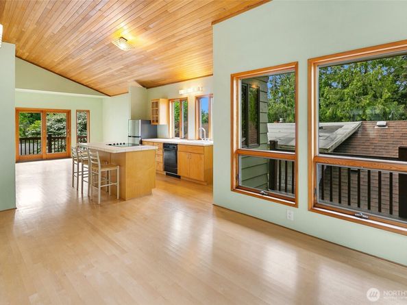 2418 Federal Avenue E, Seattle WA 98102