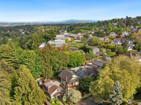 2418 Federal Avenue E, Seattle WA 98102