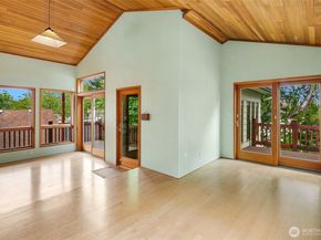2418 Federal Avenue E, Seattle WA 98102
