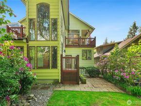 2418 Federal Avenue E, Seattle WA 98102
