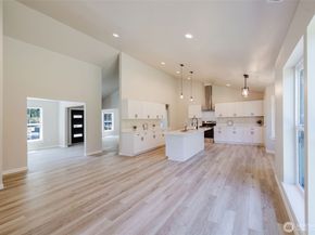 7579 E Idaho Street, Port Orchard WA 98366