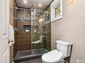 917 18th Avenue C, Seattle WA 98122