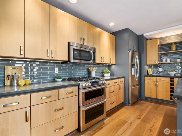 917 18th Avenue C, Seattle WA 98122