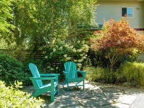 917 18th Avenue C, Seattle WA 98122