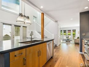 917 18th Avenue C, Seattle WA 98122