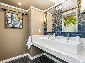 917 18th Avenue C, Seattle WA 98122