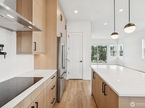 18805 99th Court NE E, Bothell WA 98011