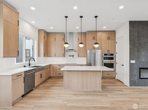 18805 99th Court NE E, Bothell WA 98011