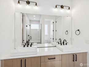18805 99th Court NE E, Bothell WA 98011