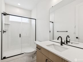 18805 99th Court NE E, Bothell WA 98011