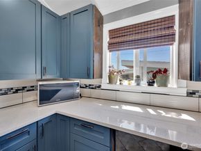 2129 Parker Place, Bremerton WA 98310