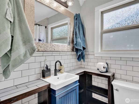 2129 Parker Place, Bremerton WA 98310