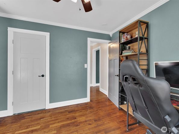 2129 Parker Place, Bremerton WA 98310
