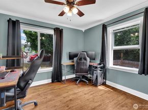 2129 Parker Place, Bremerton WA 98310