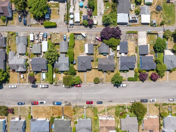 2129 Parker Place, Bremerton WA 98310