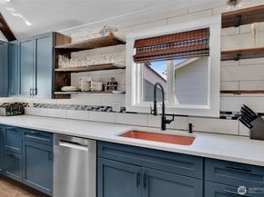 2129 Parker Place, Bremerton WA 98310
