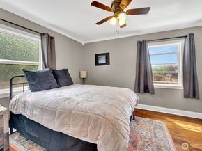 2129 Parker Place, Bremerton WA 98310