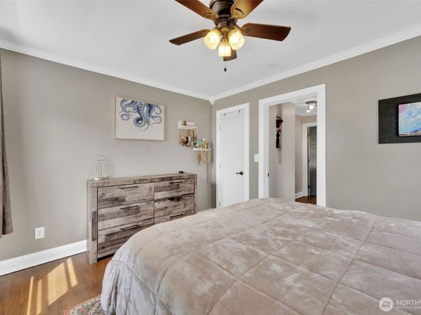 2129 Parker Place, Bremerton WA 98310