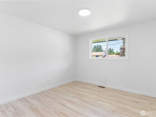 7611 Easy Street, Everett WA 98203