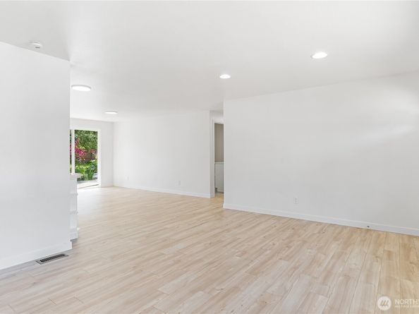 7611 Easy Street, Everett WA 98203