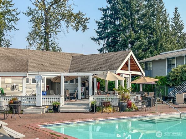 17203 NE 45th St 43, Redmond WA 98052