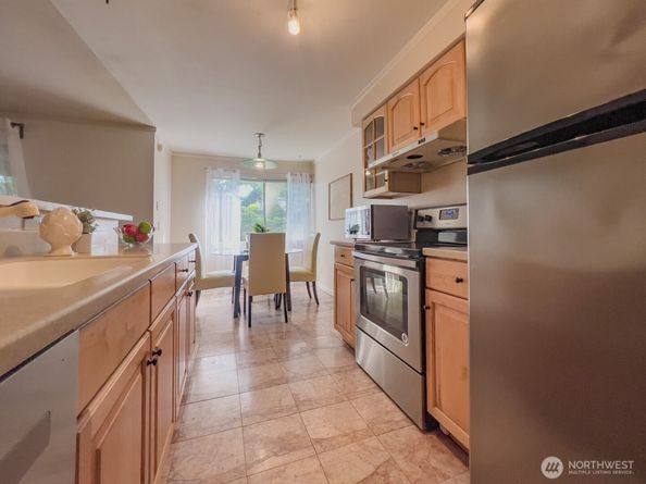 17203 NE 45th St 43, Redmond WA 98052