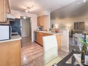 17203 NE 45th St 43, Redmond WA 98052